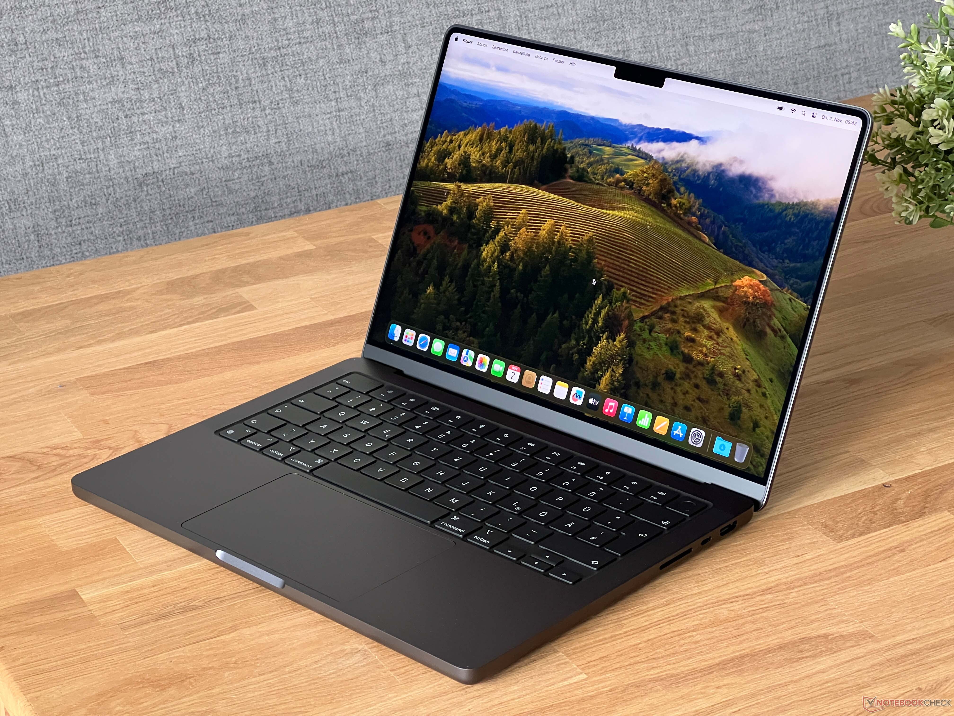 MacBook Pro (M3)